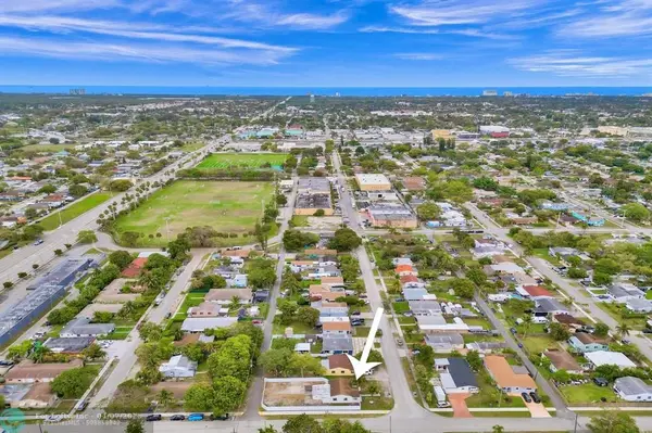 Hollywood, FL 33020,2447 Thomas St