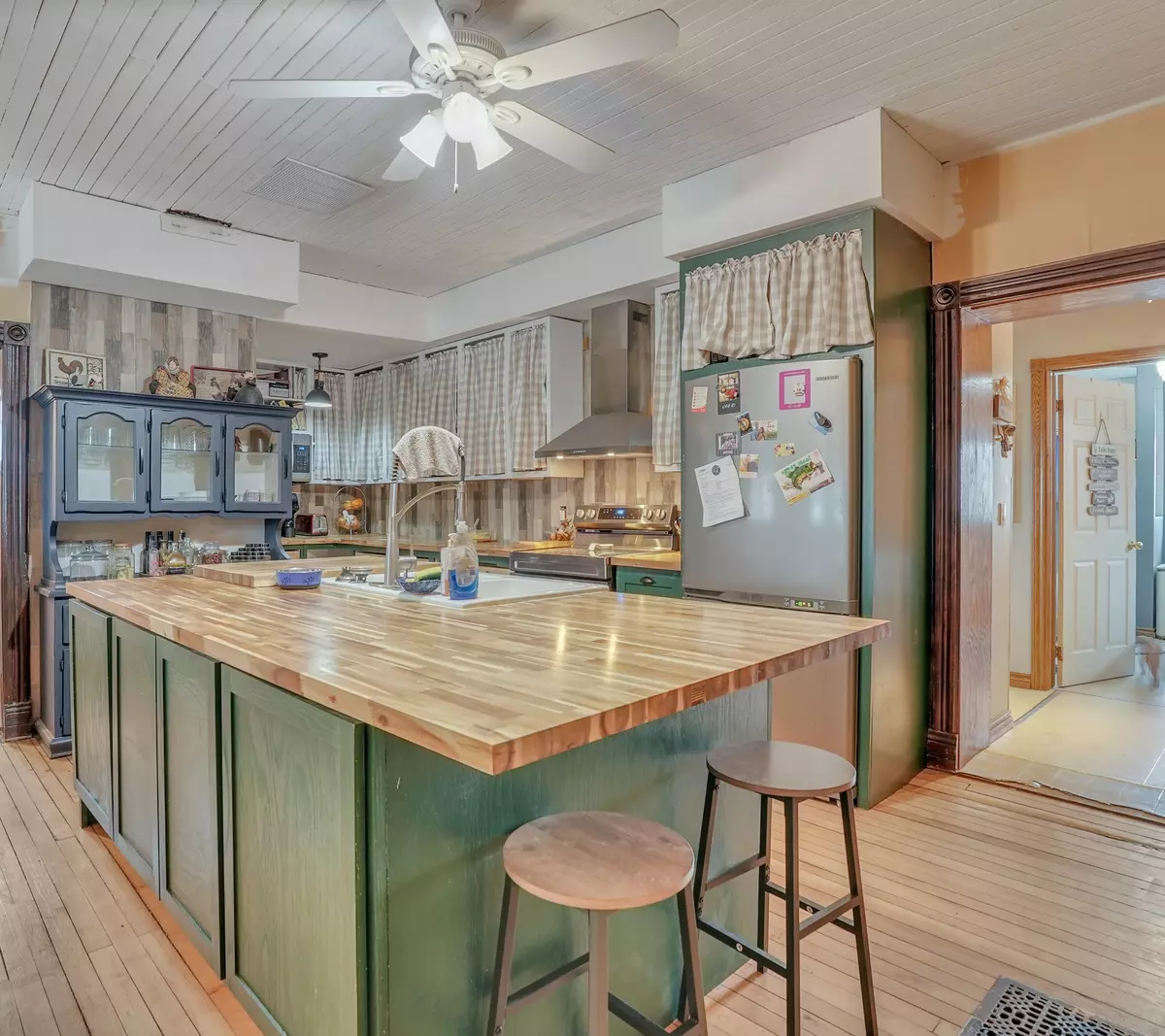 Springwater, ON L0L 2K0,1940 Crossland RD