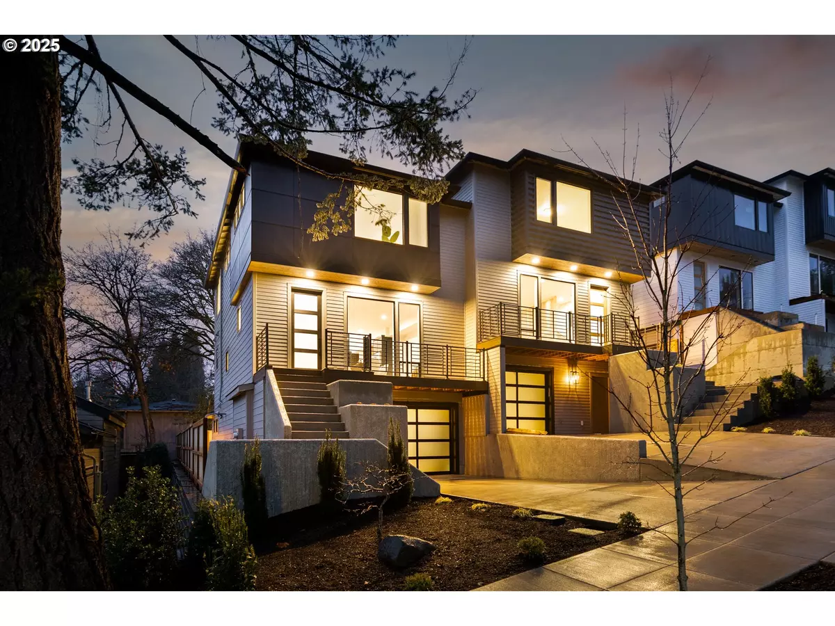 Portland, OR 97219,627 SW LOBELIA ST