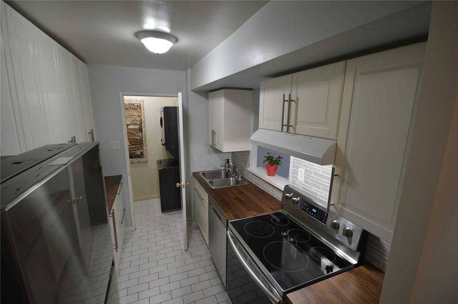 Toronto E08, ON M1J 3N3,330 Mccowan RD #201