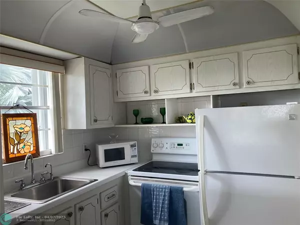 Deerfield Beach, FL 33442,315 Tilford O #315