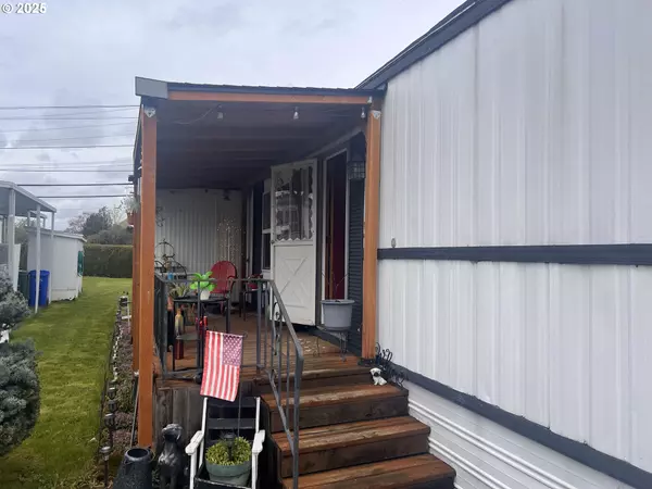 Portland, OR 97233,522 SE 199TH AVE #8