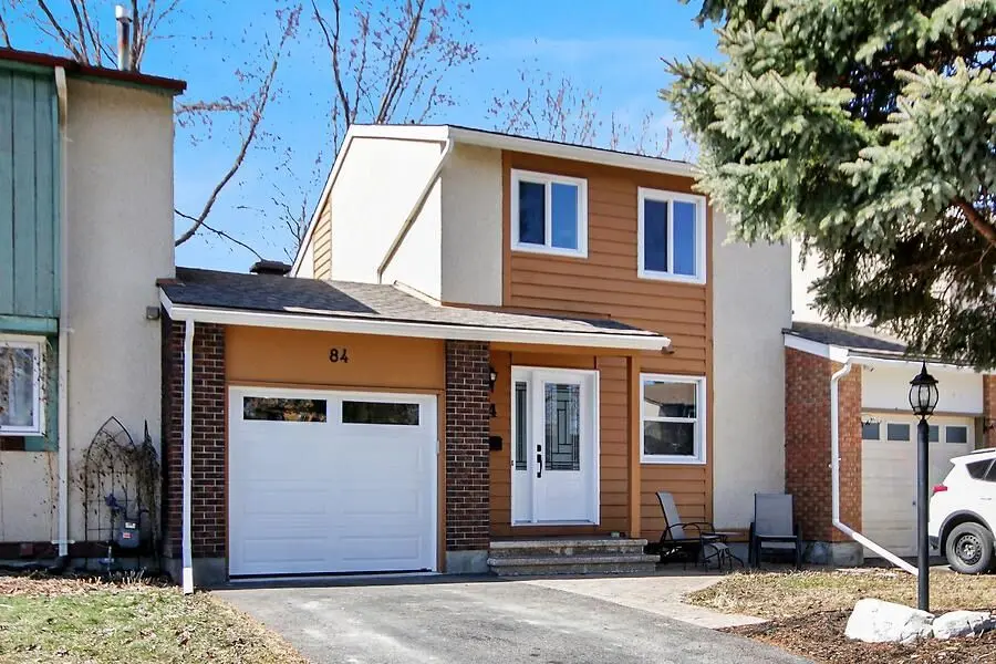 Barrhaven, ON K2J 1T8,84 Tedwyn DR