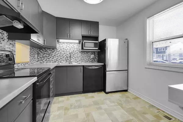 Barrhaven, ON K2J 1T8,84 Tedwyn DR