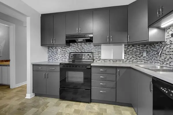 Barrhaven, ON K2J 1T8,84 Tedwyn DR