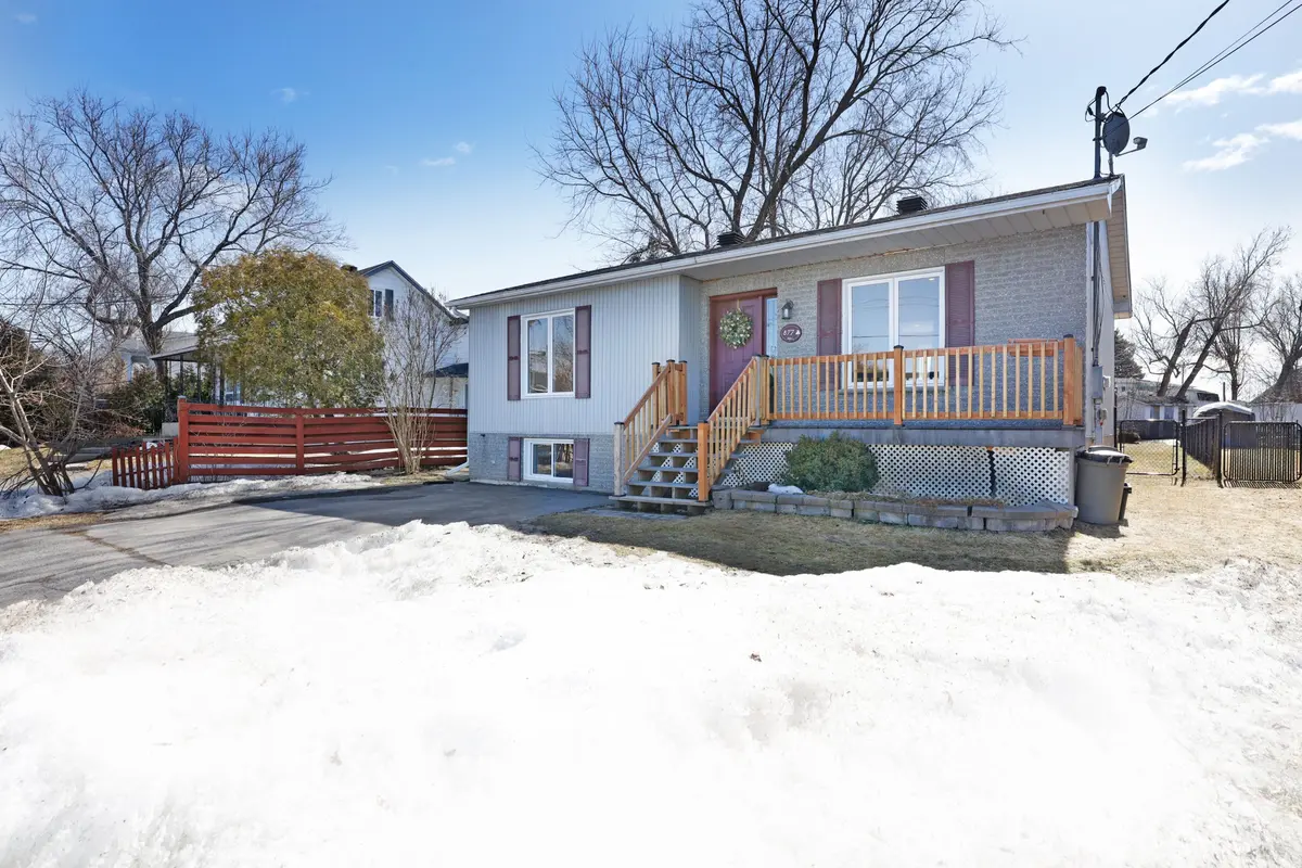 Champlain, ON K0B 1K0,877 Queen ST