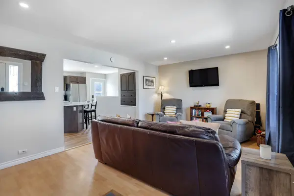 Champlain, ON K0B 1K0,877 Queen ST