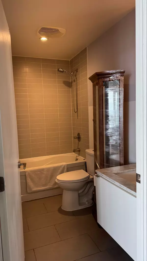 Toronto C08, ON M5A 3R3,33 Mill ST #1805