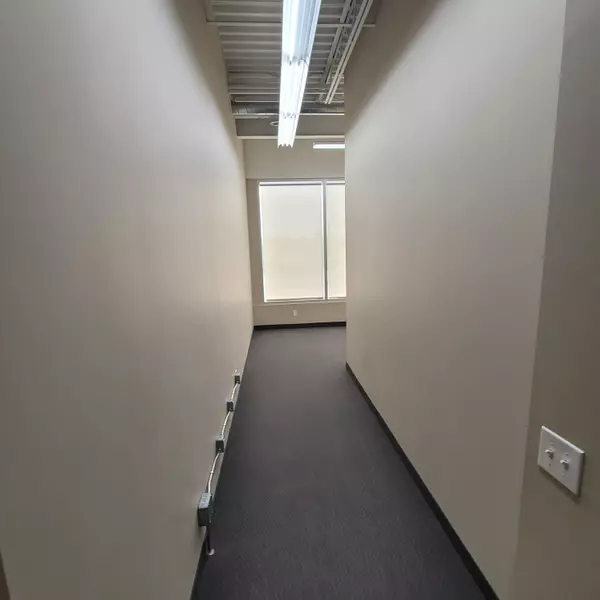 Barrie, ON L4N 8X1,121 COMMERCE PARK DR #2B