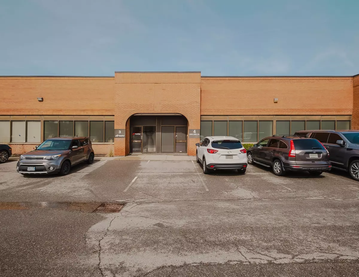 Mississauga, ON L5L 3S4,2295 Dunwin DR #4