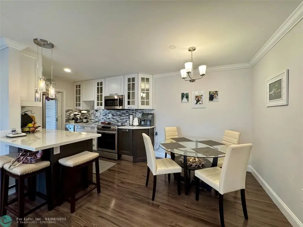 Hollywood, FL 33020,1747 Rodman St #201