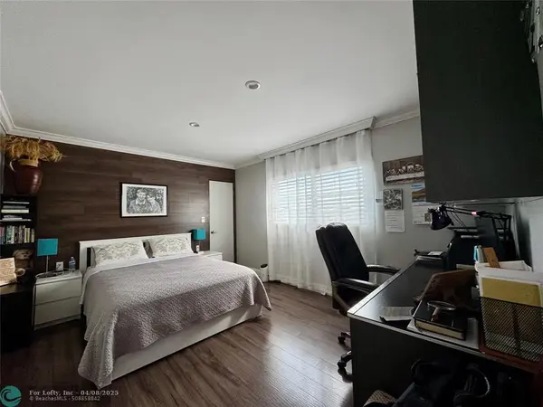 Hollywood, FL 33020,1747 Rodman St #201