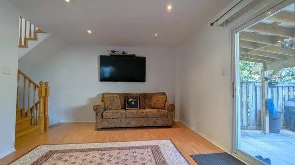 Toronto W10, ON M9V 4A3,2004 Martin Grove RD #15