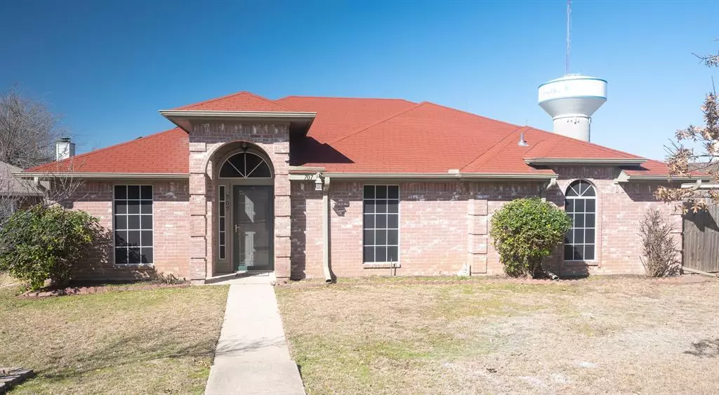 707 S Highland Drive, Cedar Hill, TX 75104