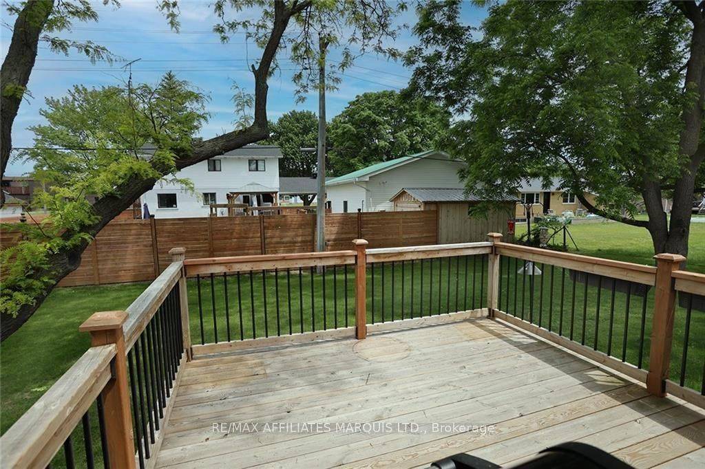 South Dundas, ON K0C 1X0,6 Orchard WAY E