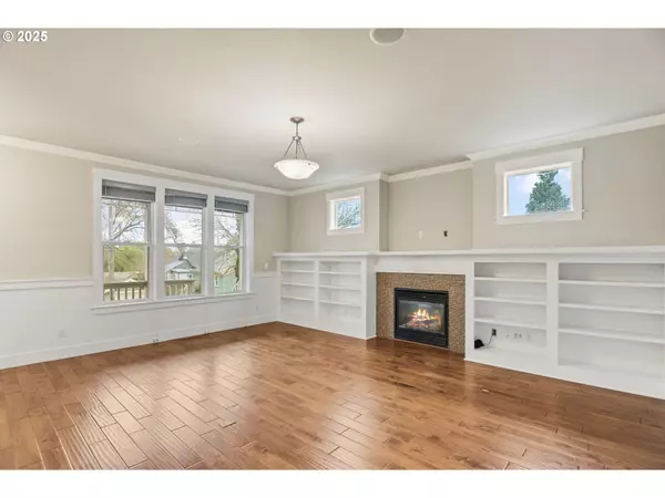 Portland, OR 97211,713 NE SKIDMORE ST