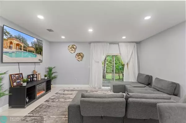 Tamarac, FL 33321,6502 Catalina Ln #6502