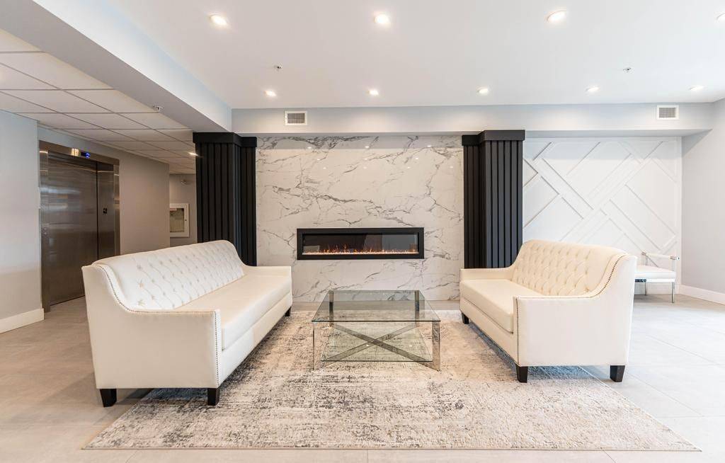 Hamilton, ON L9C 0E4,120 Springvalley CRES #106