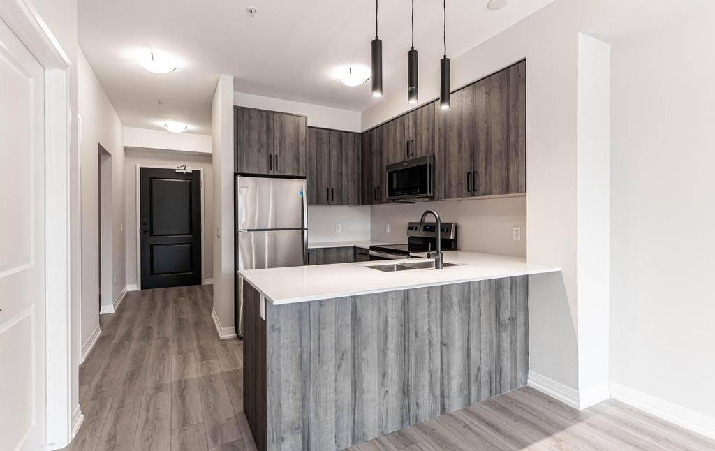 Hamilton, ON L9C 0E4,120 Springvalley CRES #106