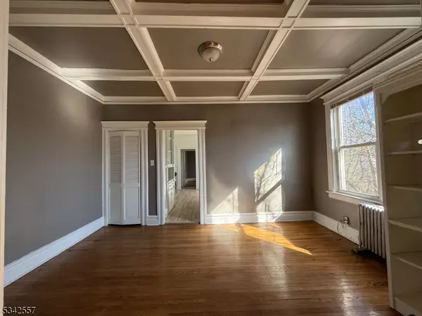 154 Midland Ave #4, East Orange City, NJ 07017