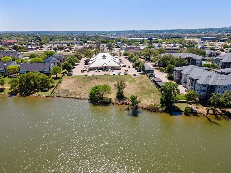 805 Hill Boulevard, Granbury, TX 76048