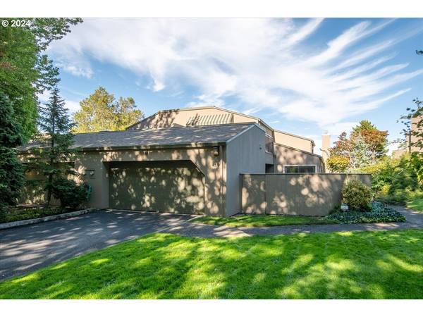 419 N TOMAHAWK ISLAND DR, Portland, OR 97217