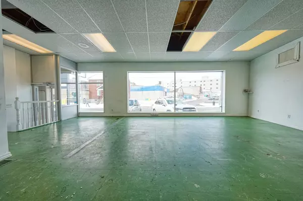 Kingston, ON K7K 4W5,477 MacDonnell ST