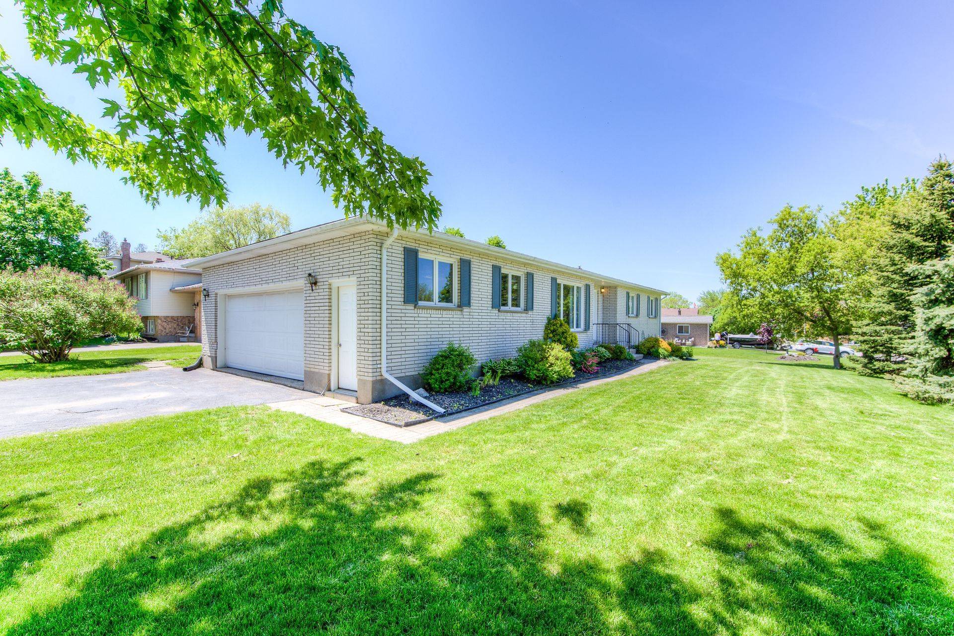 35 Daniel ST, Blandford-blenheim, ON N0J 1S0
