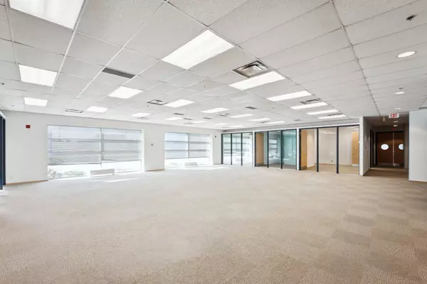 Toronto W10, ON M9W 7G2,251-255 Attwell DR