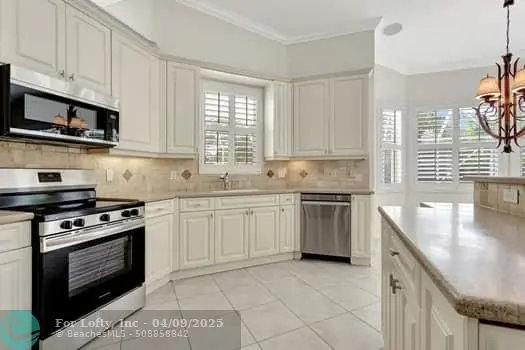 Coral Springs, FL 33076,11204 NW 49th St