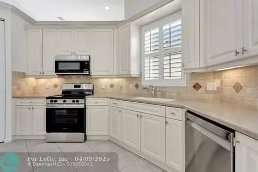 Coral Springs, FL 33076,11204 NW 49th St