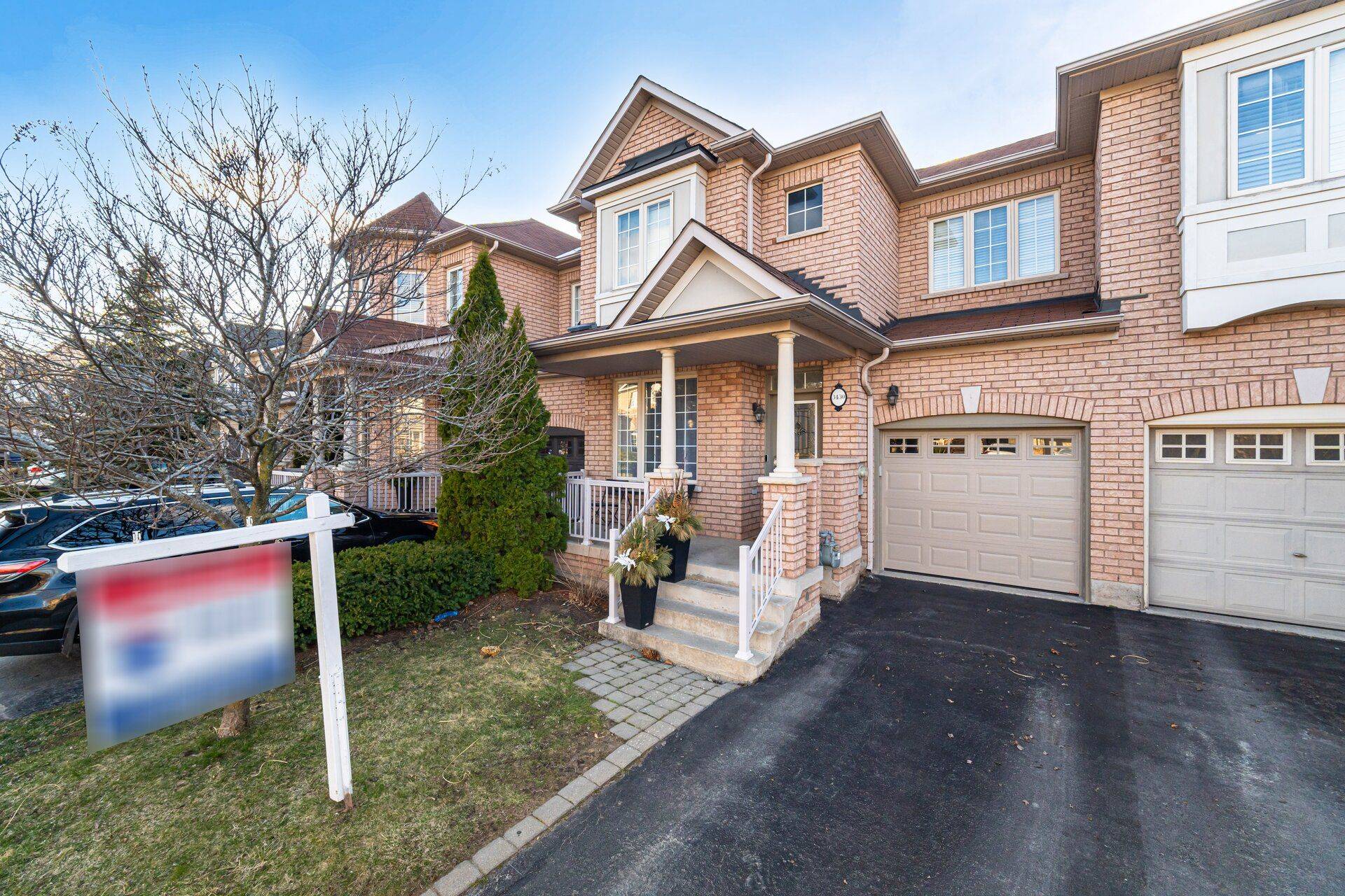 3430 Hayhurst CRES, Oakville, ON L6L 6W9
