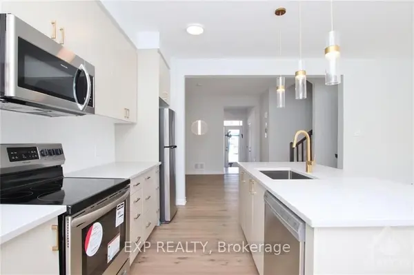 Stittsville - Munster - Richmond, ON K0A 2Z0,307 Cornflower ROW