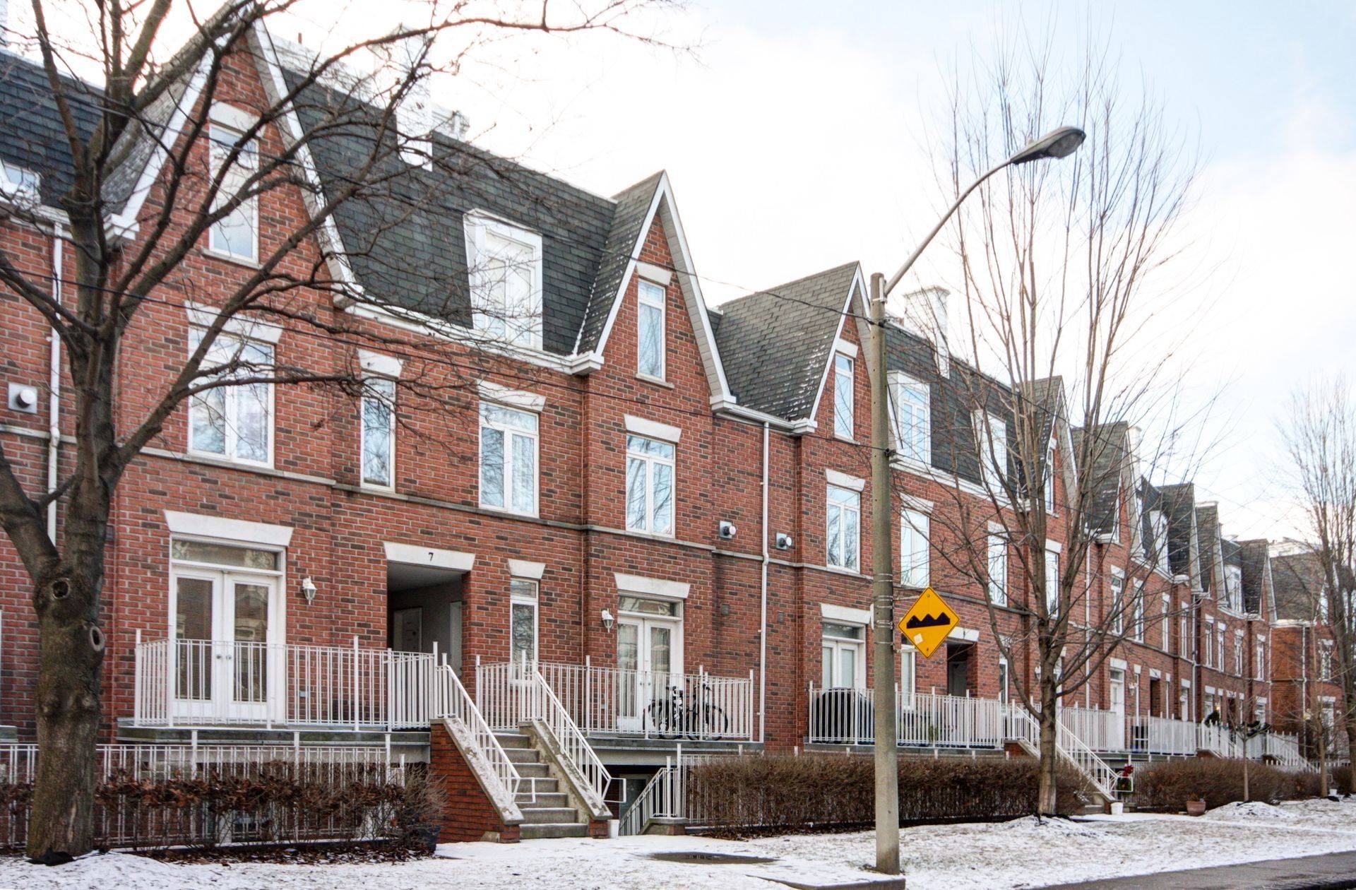 Toronto C01, ON M6J 3W6,7 Sudbury ST #707