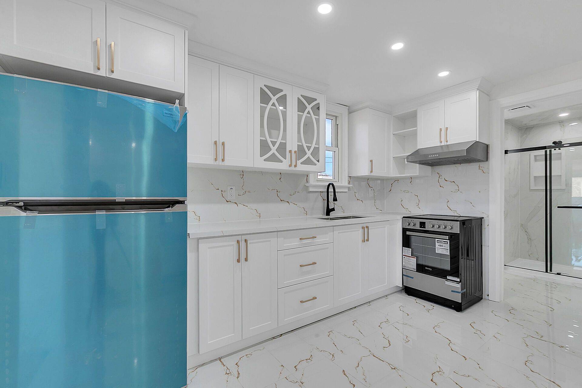 Kitchener, ON N2K 1M5,581 Lancaster ST W ##1