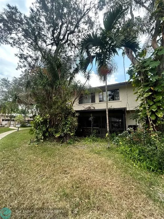 Lauderhill, FL 33319,3410 Pear Tree Cir #101