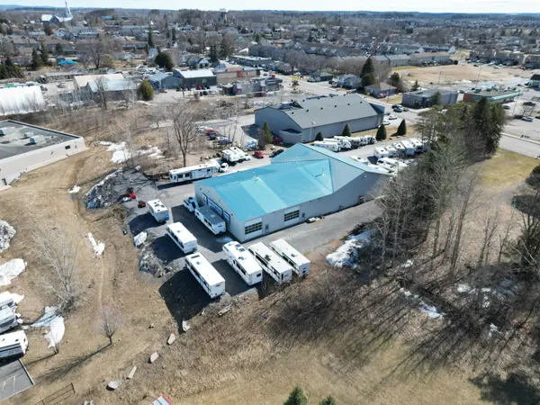 Clarence-rockland, ON K4K 1A2,2724 Laurier ST