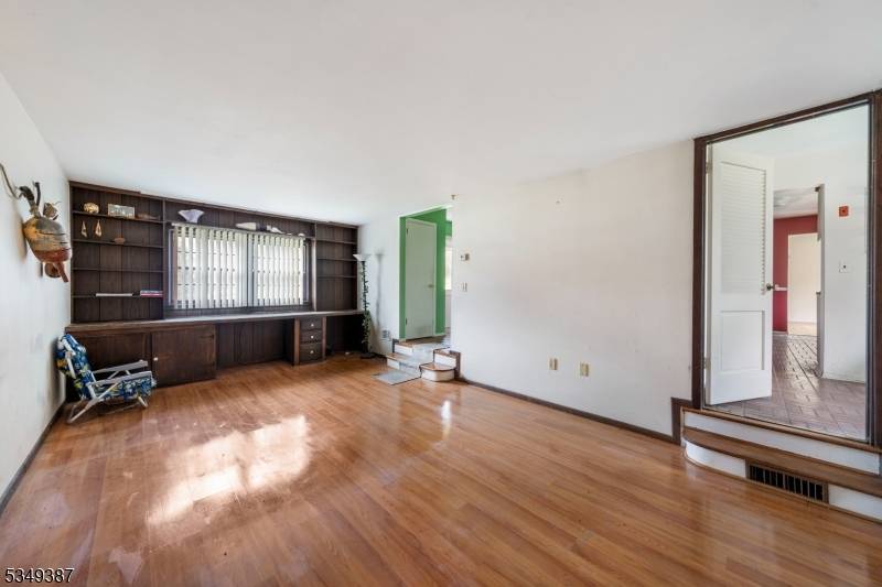 Denville Twp., NJ 07834,3 Magnolia Ave