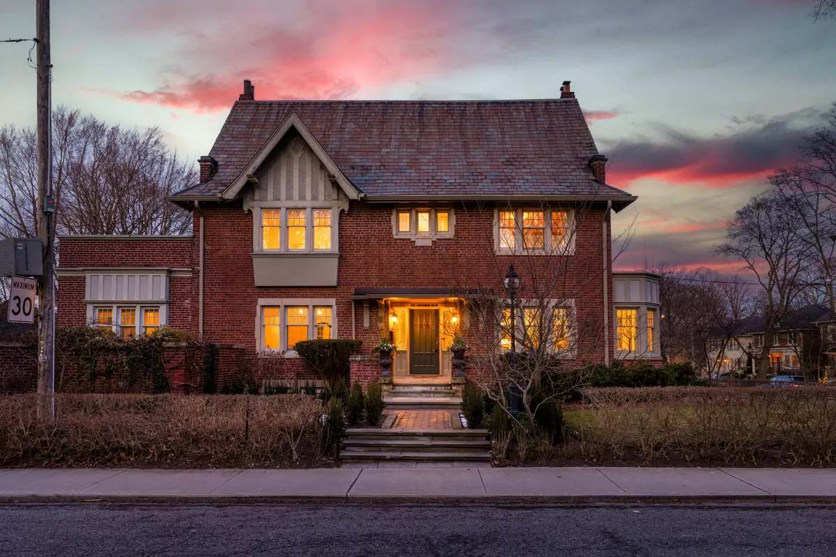 Toronto C09, ON M4T 1J4,305 Inglewood DR