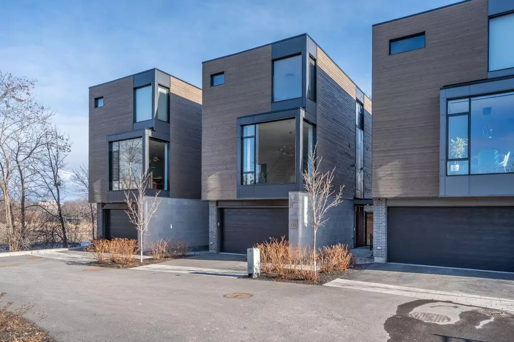 Dows Lake - Civic Hospital And Area, ON K2C 3M3,125 Peridot Private