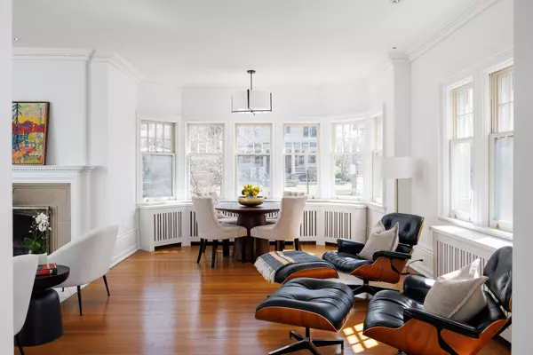 Toronto C09, ON M4T 1J4,305 Inglewood DR