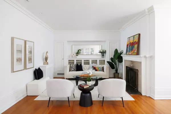 Toronto C09, ON M4T 1J4,305 Inglewood DR