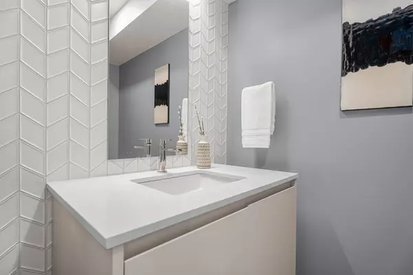 Dows Lake - Civic Hospital And Area, ON K2C 3M3,125 Peridot Private