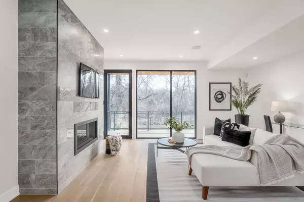 Dows Lake - Civic Hospital And Area, ON K2C 3M3,125 Peridot Private