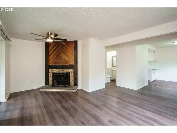 Oregon City, OR 97045,401 LINN AVE