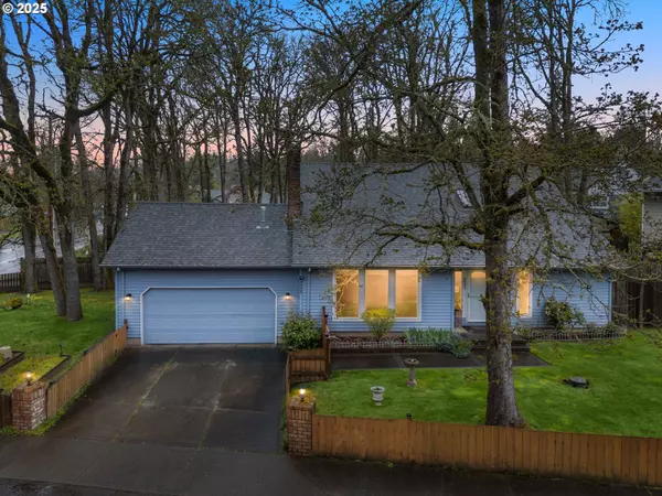 8000 STONEOAKS CT, Gladstone, OR 97027