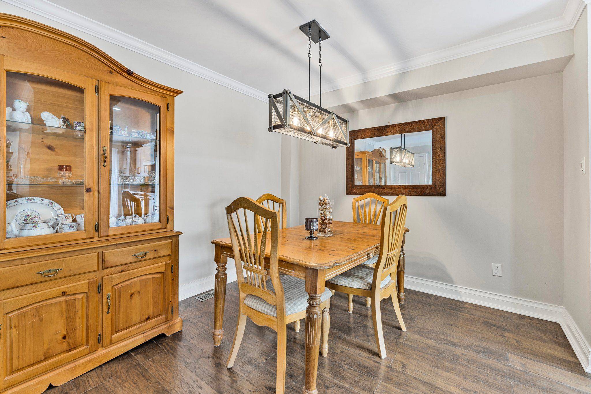 Newmarket, ON L3X 2K7,566 Heddle CRES