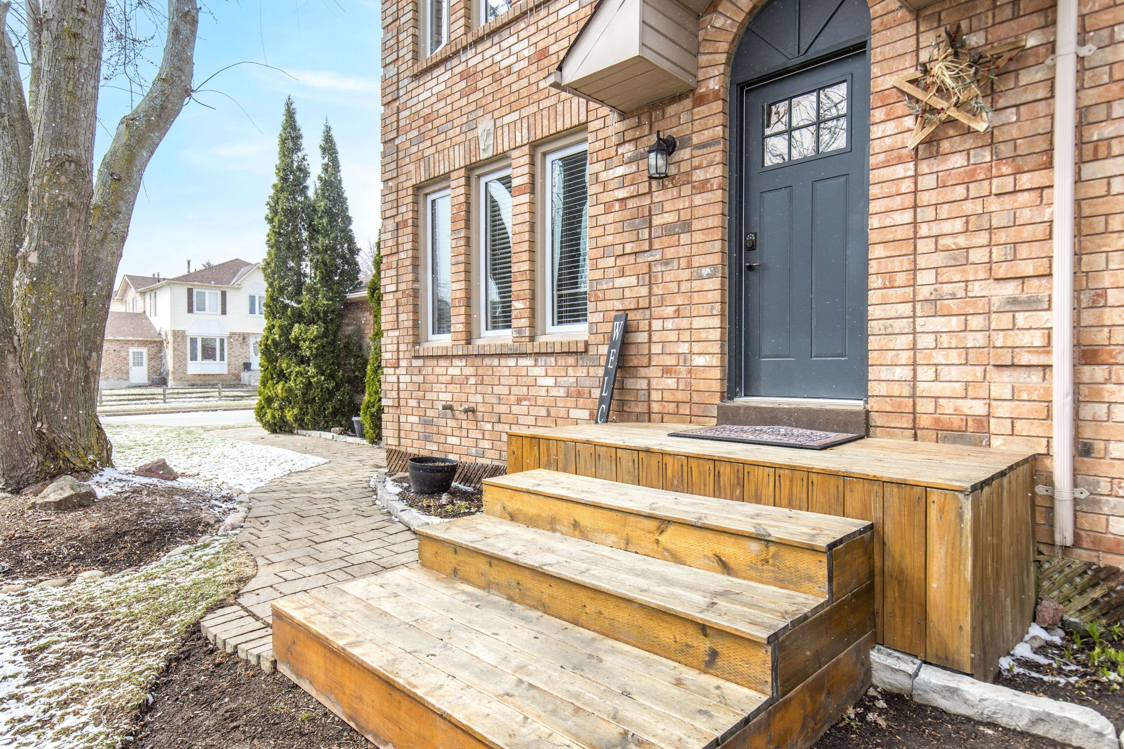 Innisfil, ON L9S 1Y1,1136 Inniswood ST