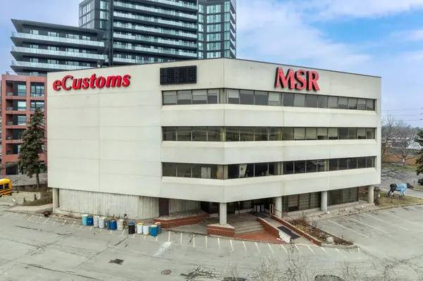 Toronto C06, ON M3H 2V2,2 Tippett RD #First floor