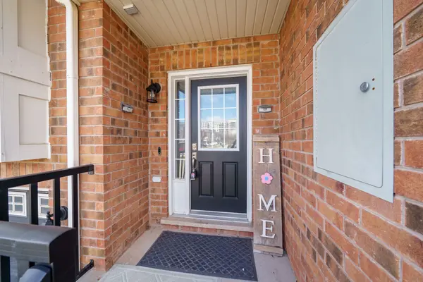 Oakville, ON L6M 5H7,3072 Stornoway CIR